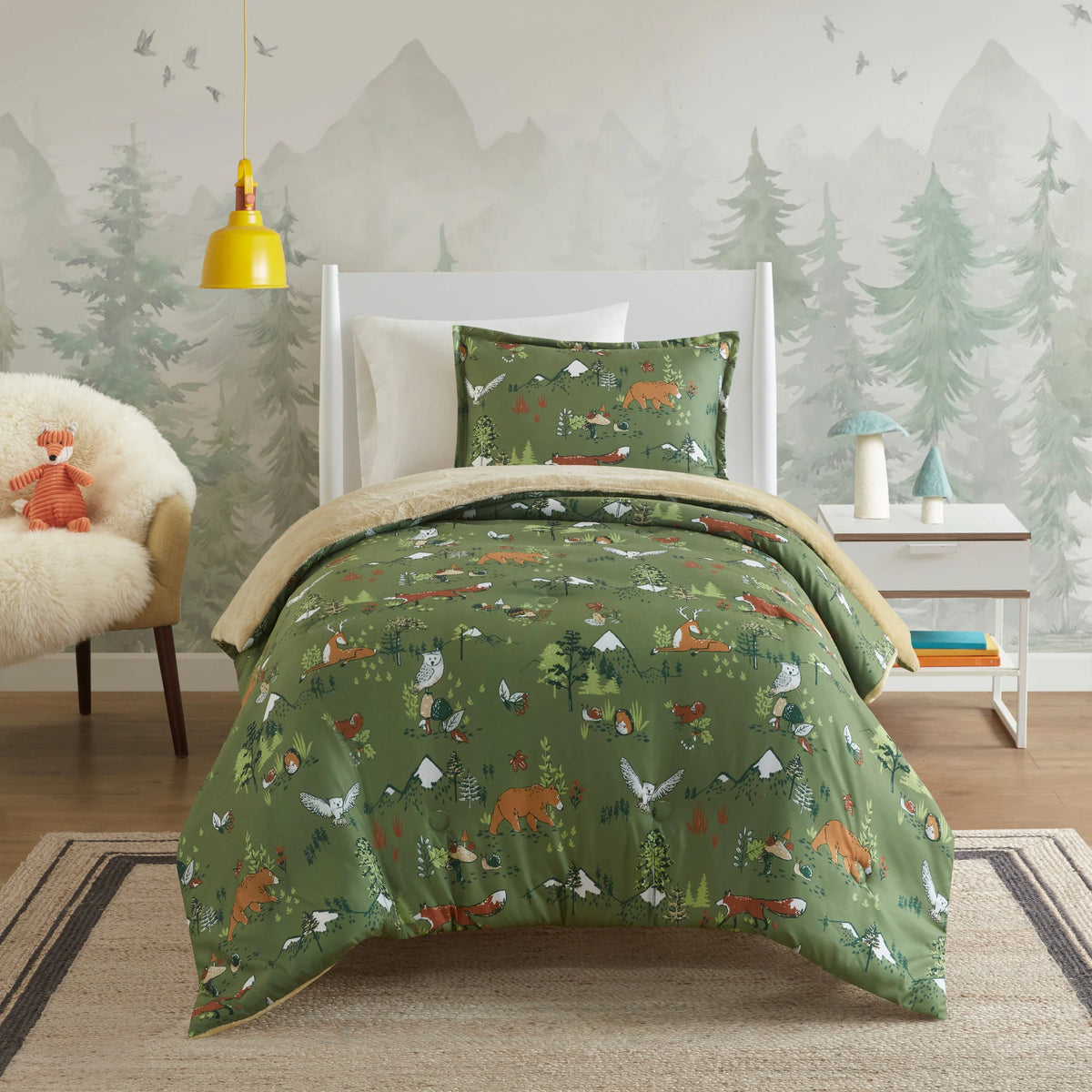 Intelligent Design Kids Theo Forest Animals Plush Reversible Comforter Set